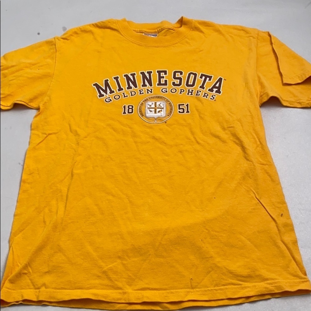 Gildan University of Minnesota Golden Gophers logo t-shirt M